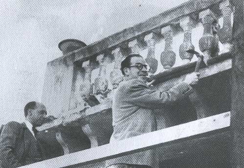 Francesc de Sales Aguil i Emili Darder als enderrocaments per a l'apertura del carrer Gilebert de Centelles